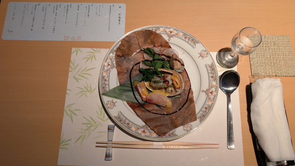 旅館の夜ご飯で出てきたおしゃれなお刺身の前菜